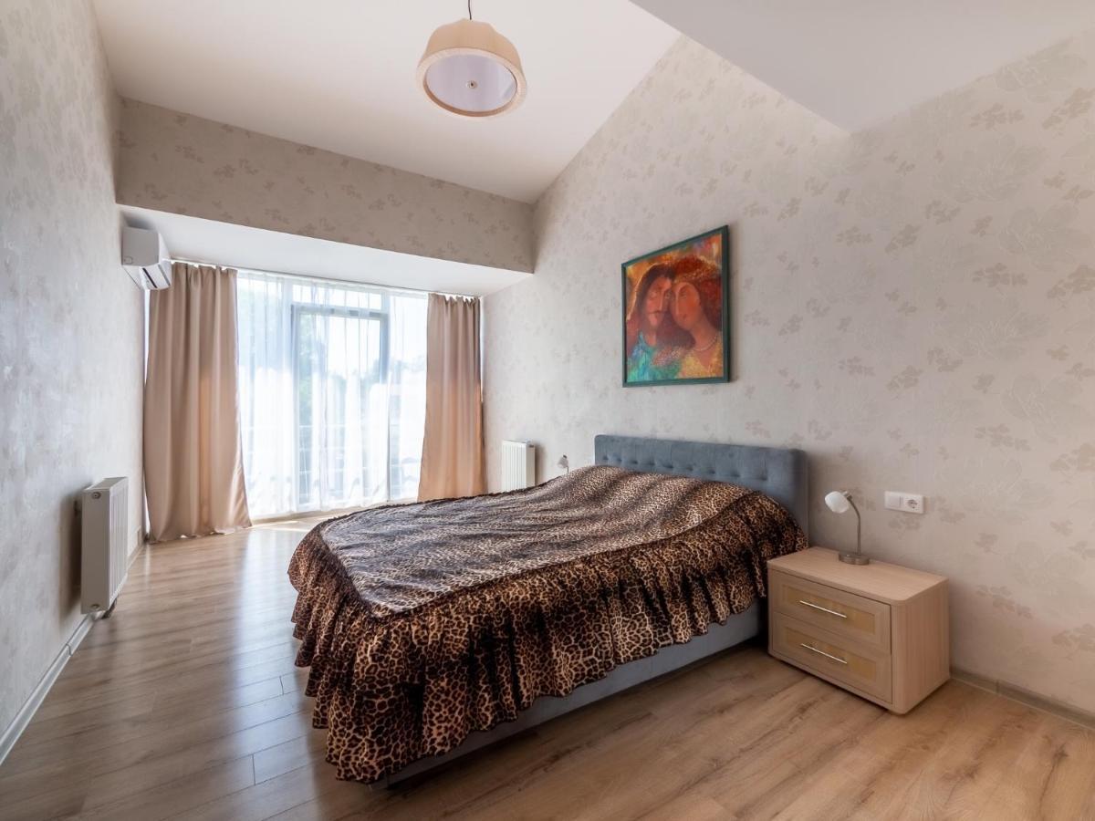 New!!!townhouse Three Floors!!! *